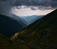 三盛宏业秉承董事长陈建铭提出的品牌理念，打造“真江南”园林住宅